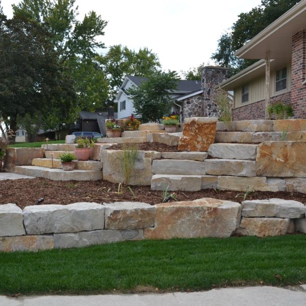 Rustic Weather Edge Outcropping - Monacelli Stone Company